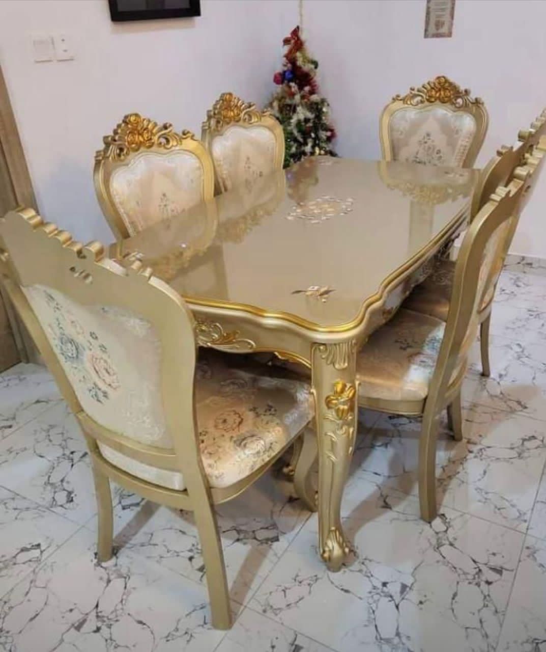 Four Seater Dinning Tables